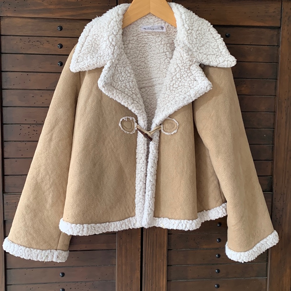 Shyanne faux shearling vintage 70s style coat w toggle close cabincore cozy